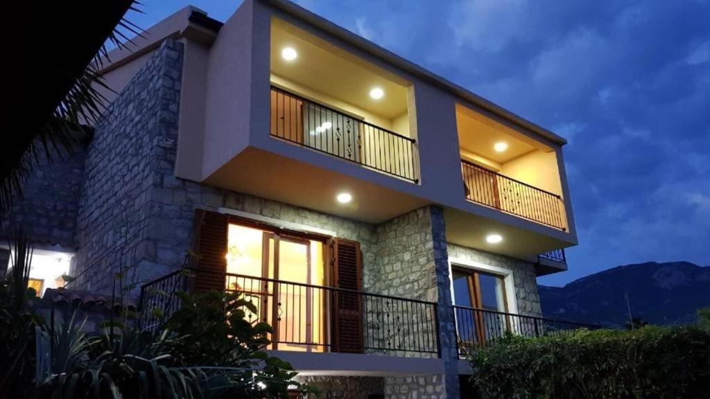 Apartament Reina Petrovac Zewnętrze zdjęcie