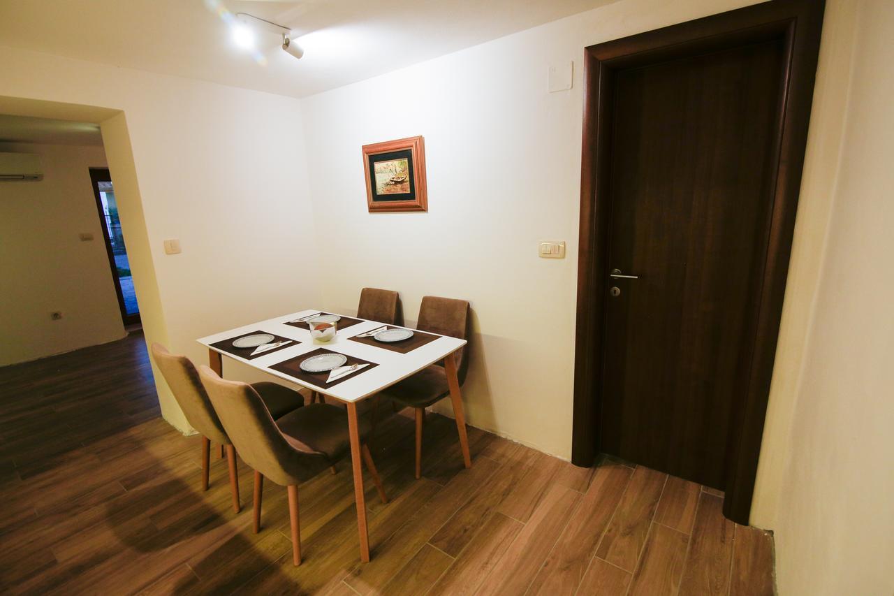 Apartament Reina Petrovac Zewnętrze zdjęcie
